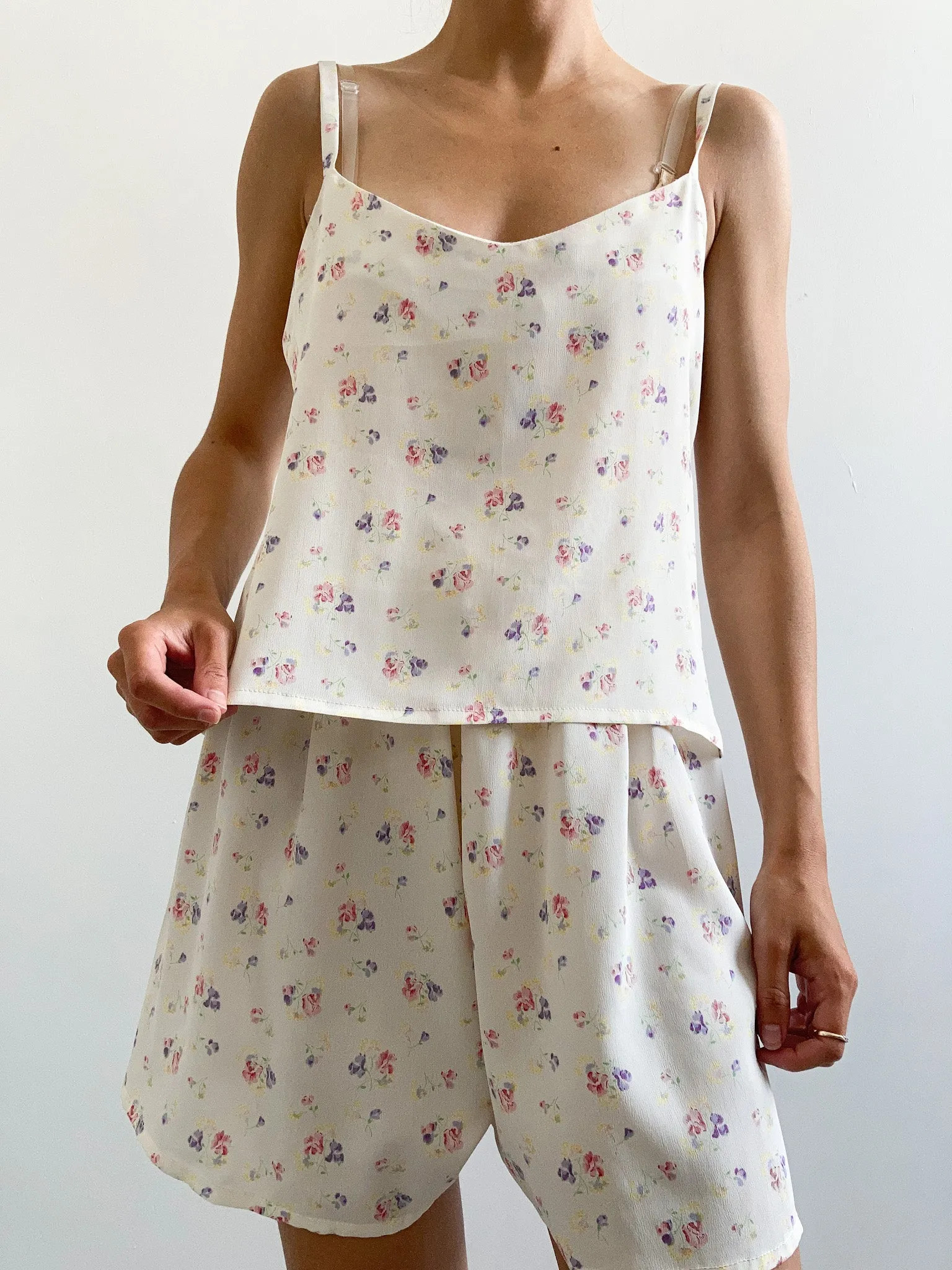1940s Beige Ditsy Floral Pyjama Set