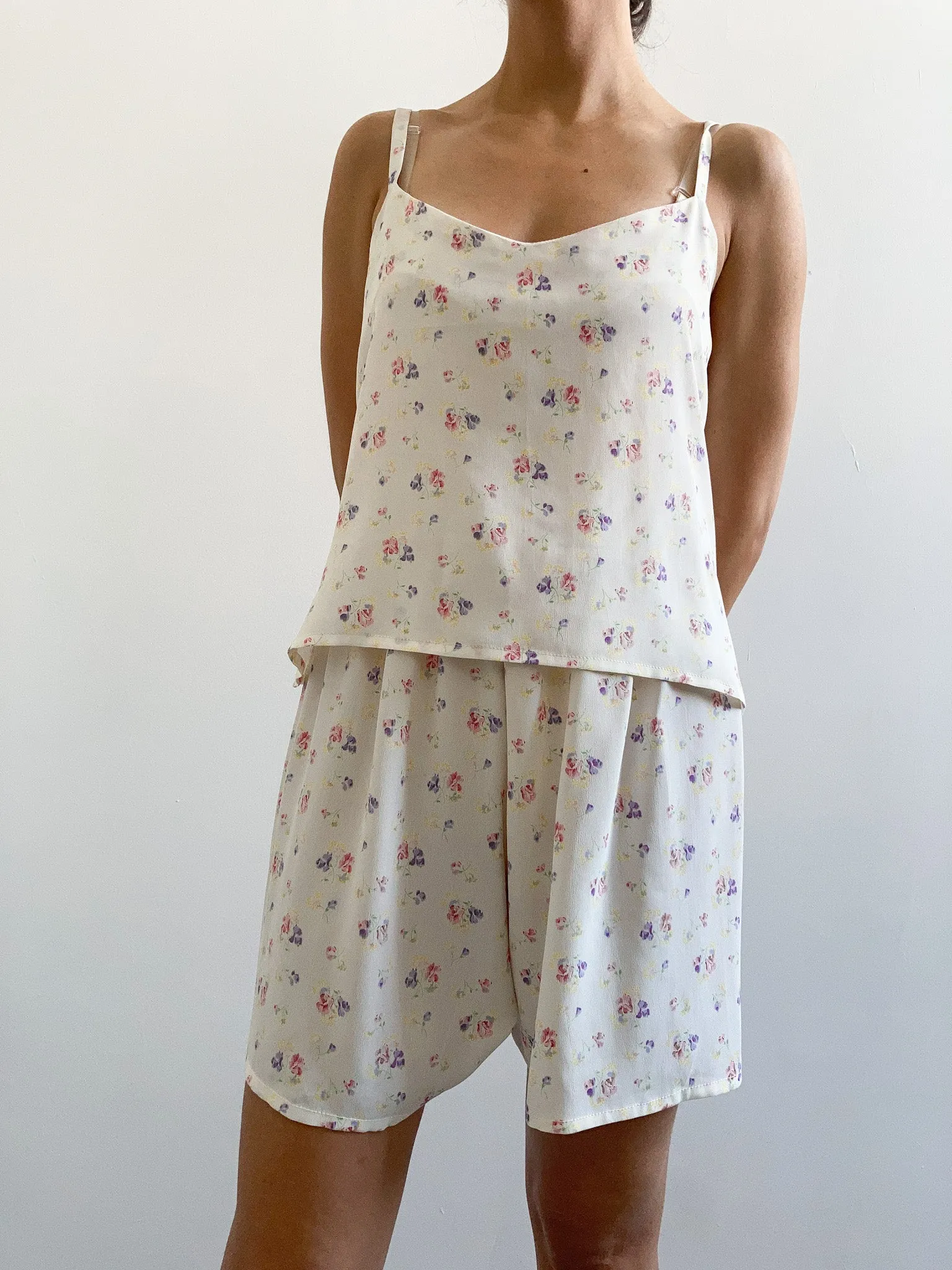 1940s Beige Ditsy Floral Pyjama Set