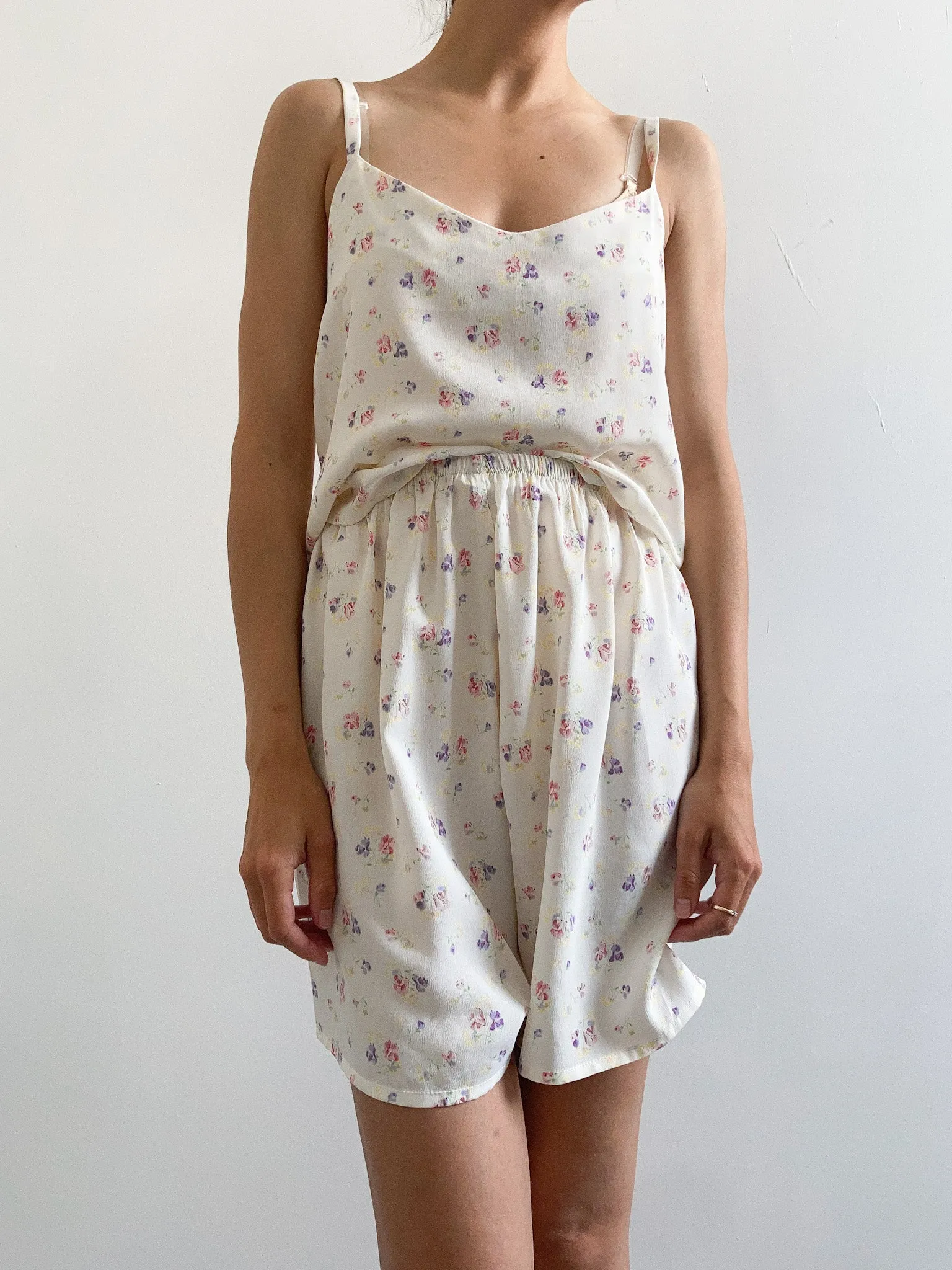 1940s Beige Ditsy Floral Pyjama Set